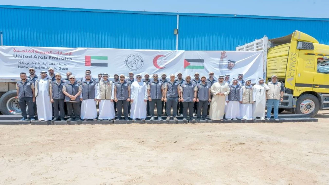 تفقد الهلال الأحمر الإماراتي المركز اللوجستي “الفارس الشهم 3” في العريش